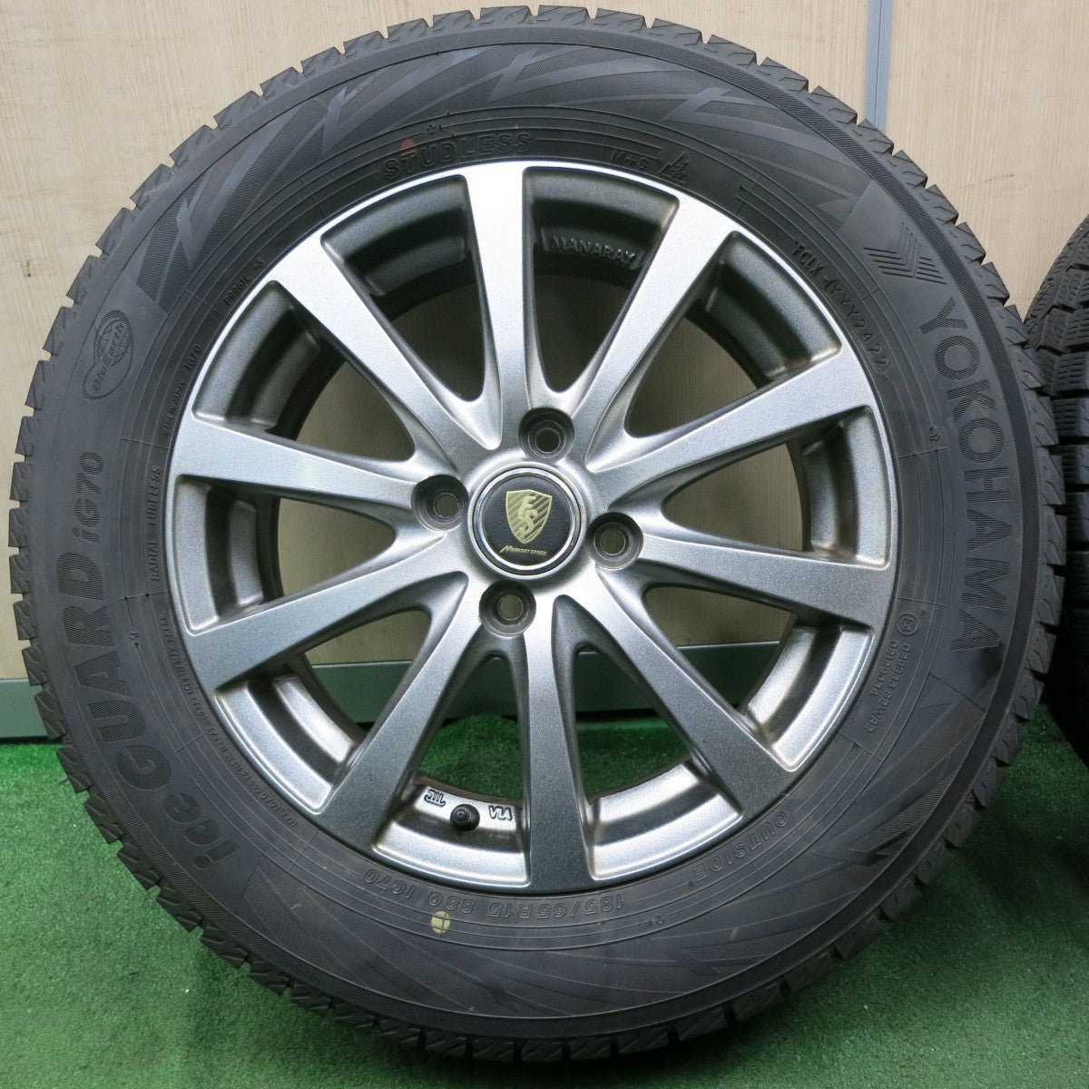 *送料無料* バリ溝！22年！キレイ！9分★スタッドレス 185/65R15 ヨコハマ アイスガード iG70 MANARAY SPORT マナレイ PCD100/4H★4062802NJス