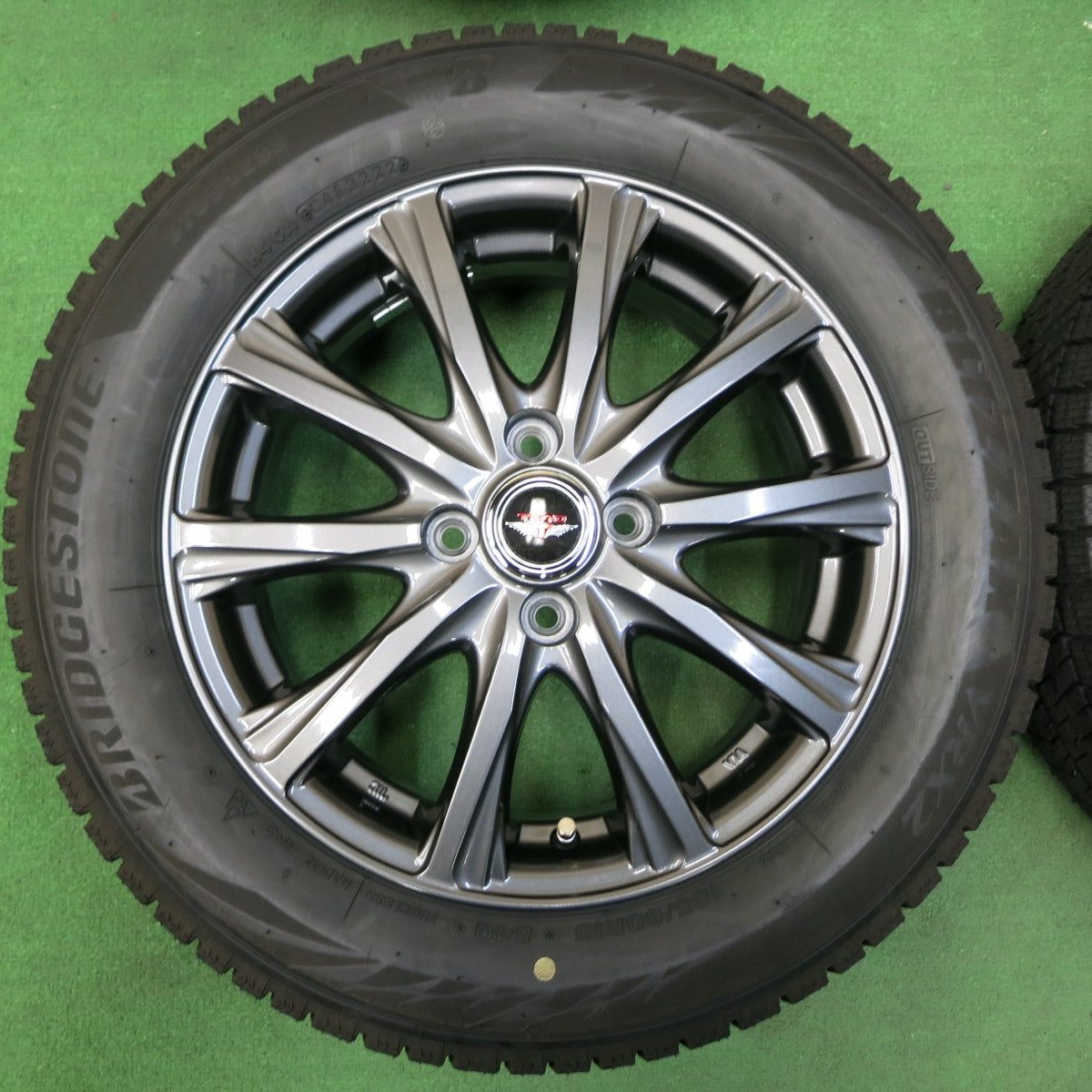 *送料無料* バリ溝！22年！キレイ！ほぼ10分★スタッドレス 185/60R15 ブリヂストン ブリザック VRX2 TEAD テッド 15インチ PCD100/4H★4051007イス