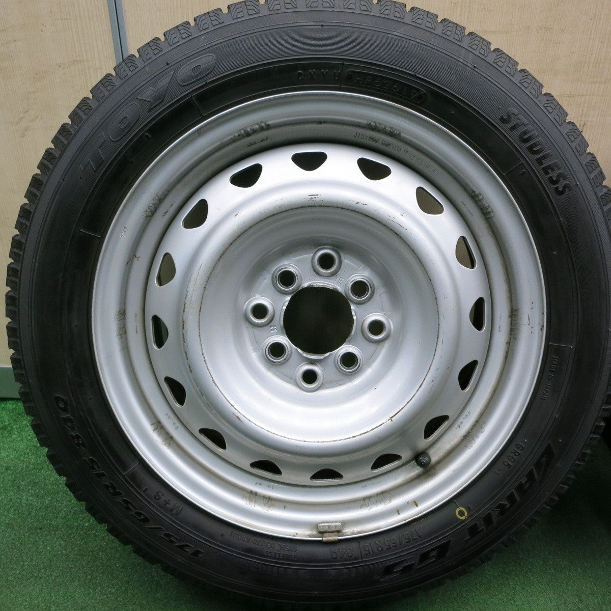 *送料無料* 超バリ溝！ほぼ10分★スタッドレス 175/65R15 トーヨー ガリット G5 スチール ホイール 15インチ PCD100 114.3/4H マルチ★4042902HAス