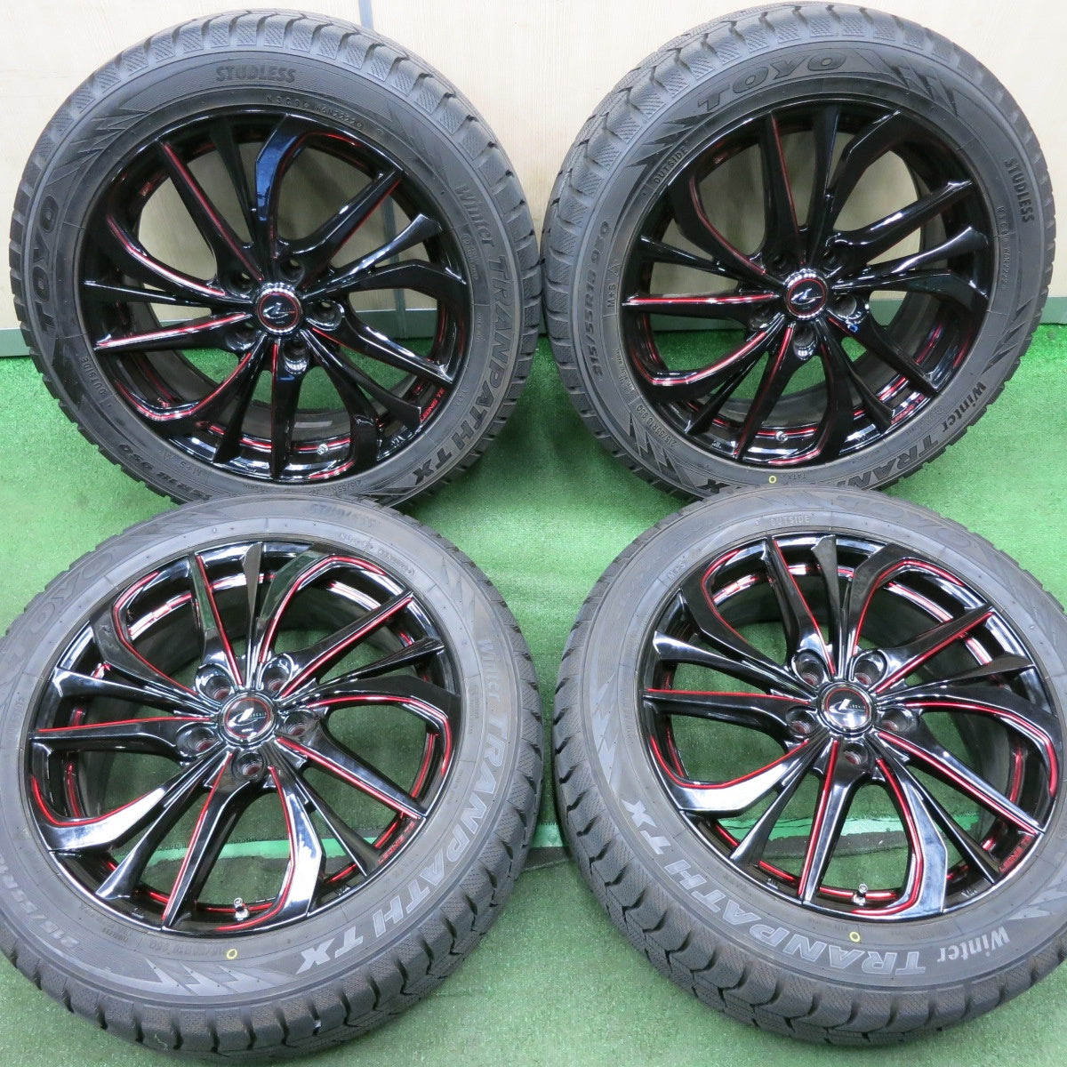 *送料無料* バリ溝！22年！キレイ！9.5分以上★LEONIS TE スタッドレス 215/55R18 トーヨー ウインター トランパス TX レオニス 18インチ PCD114.3/5H★4050901NJス