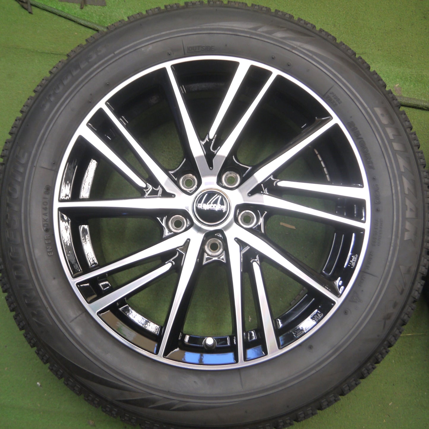 *送料無料* キレイ★スタッドレス 215/60R17 ブリヂストン ブリザック VRX Laffite ラフィット 17インチ PCD114.3/5H★4061902Hス