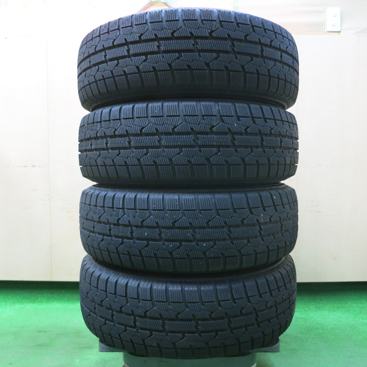 *送料無料* バリ溝！20年！綺麗！9.5分以上★プリウス等 195/65R15 スタッドレス トーヨー オブザーブ ガリット GIZ ECO FORME エコフォルム PCD100/5H★4040906イス