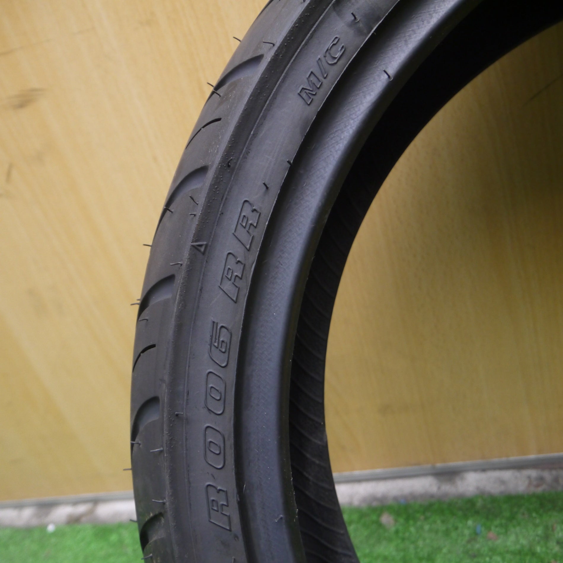 送料無料* 未使用！20年☆バイク タイヤ 140/60R17 シンコー R006 PODIUM SHINKO 17インチ☆4061109 |  名古屋/岐阜の中古カー用品・工具の買取/販売ならガレージゲット