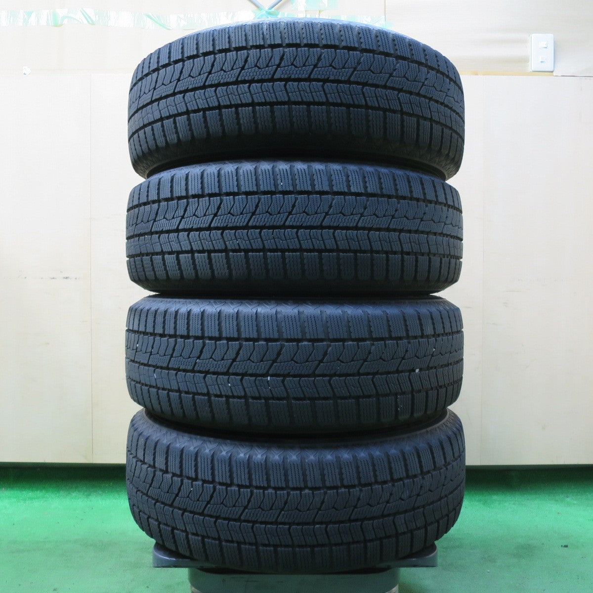 *送料無料* バリ溝！22年！9.5分★スタッドレス 195/65R15 トーヨー オブザーブ GIZ2 SEVAL 15インチ PCD114.3/4H 5H マルチ★4082901イス