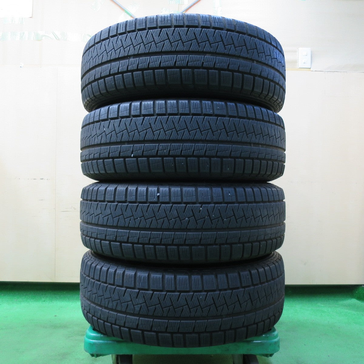 *送料無料* 4本価格！21年★スタッドレス 225/60R17 ピレリ アイスアシンメトリコ プラス Leitua レイツァー 17インチ PCD114.3/5H★4060802イス