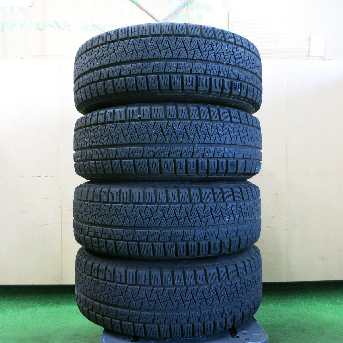 *送料無料* バリ溝！8.5分★BMW 等 MAK 205/60R16 スタッドレス ピレリ アイスアシンメトリコ プラス 16インチ  PCD112/5H★4061401ナス