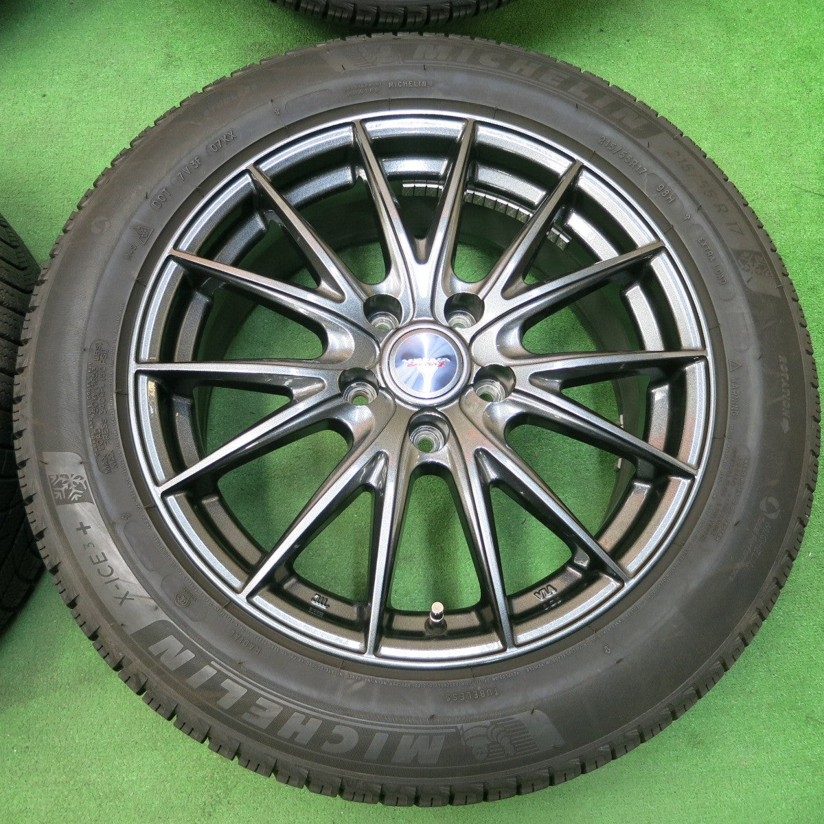 *送料無料* バリ溝！キレイ！9分★スタッドレス 215/55R17 ミシュラン X-ICE3+ VELVA SPORTZ ヴェルヴァ 17インチ PCD114.3/5H★4031904イス