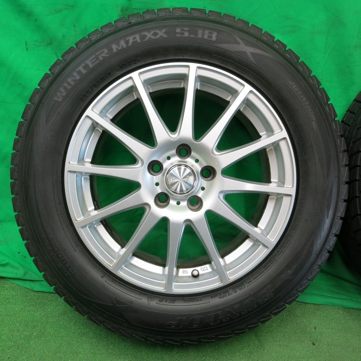 送料無料* バリ溝！キレイ！9.5分☆スタッドレス 225/65R17 ダンロップ ウインターマックス SJ8 Tiradoγ La-St |  名古屋/岐阜の中古カー用品・工具の買取/販売ならガレージゲット