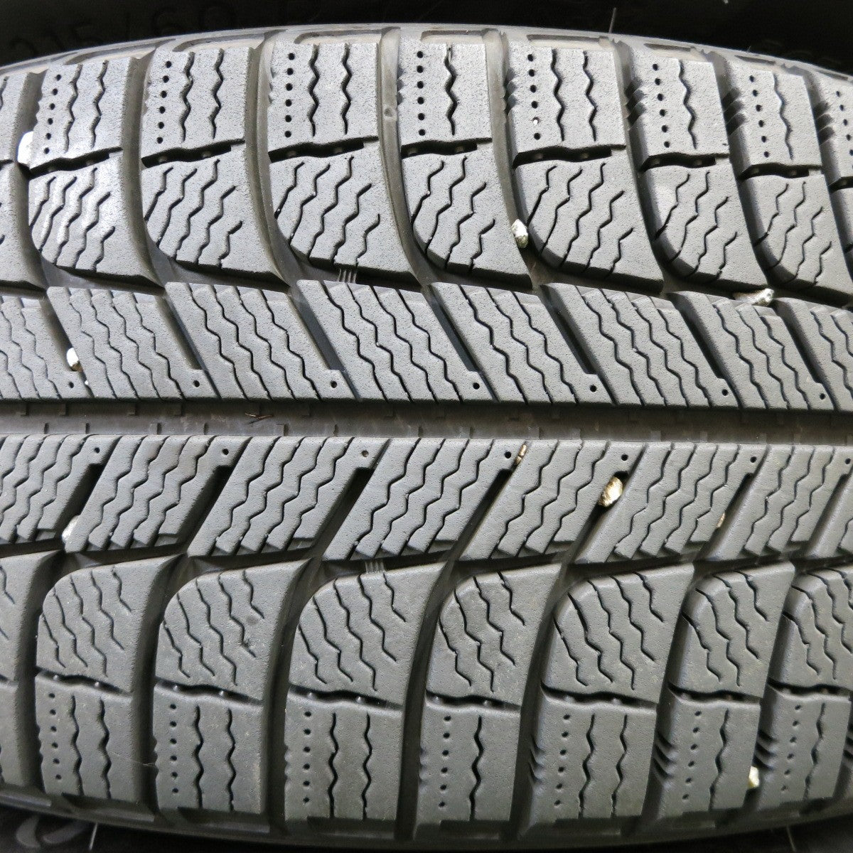 *送料無料* バリ溝！キレイ！9分★スタッドレス 215/60R17 ミシュラン X-ICE3+ ravrion RS01 ラブリオン 17インチ PCD114.3/5H★4052306イス