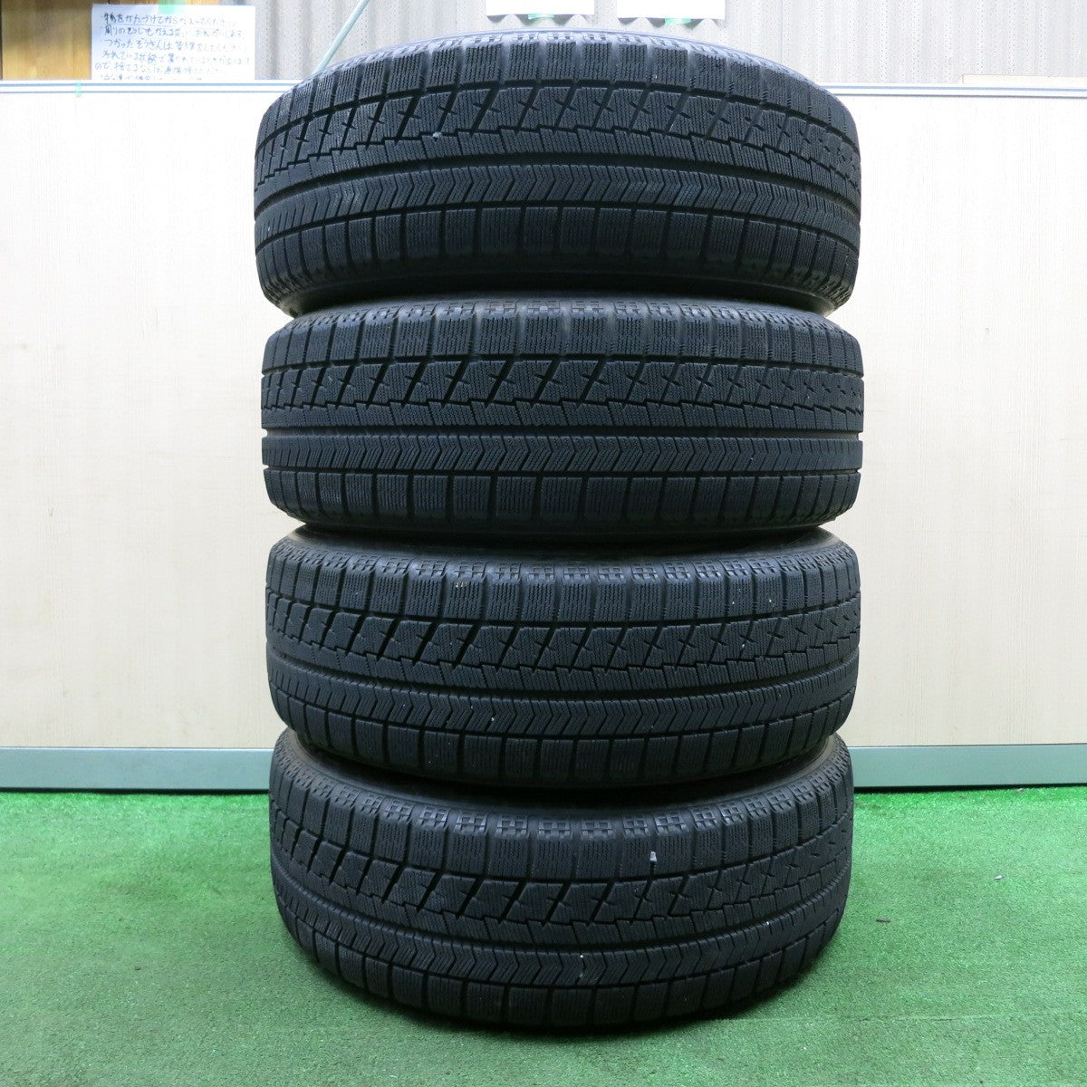 *送料無料* キレイ★ベンツ 等 AGA Burg 215/60R17 スタッドレス ブリヂストン ブリザック VRX 17インチ PCD112/5H★4032905NJス