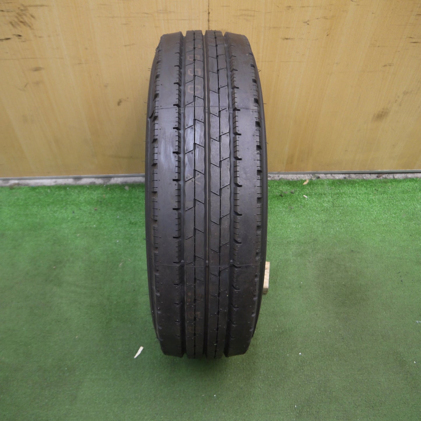 *送料無料* 未使用★小型 トラック バス タイヤ 195/75R15 109/107N ダンロップ エナセーブ SPLT50 15インチ★4040507Hノタ