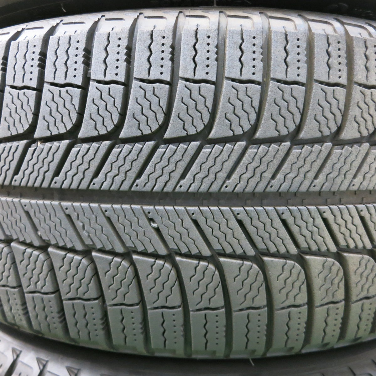 *送料無料* バリ溝！9分★アウディ A4 純正 225/50R17 スタッドレス ミシュラン X-ICE3+ 17インチ  PCD112/5H★4061202ナス