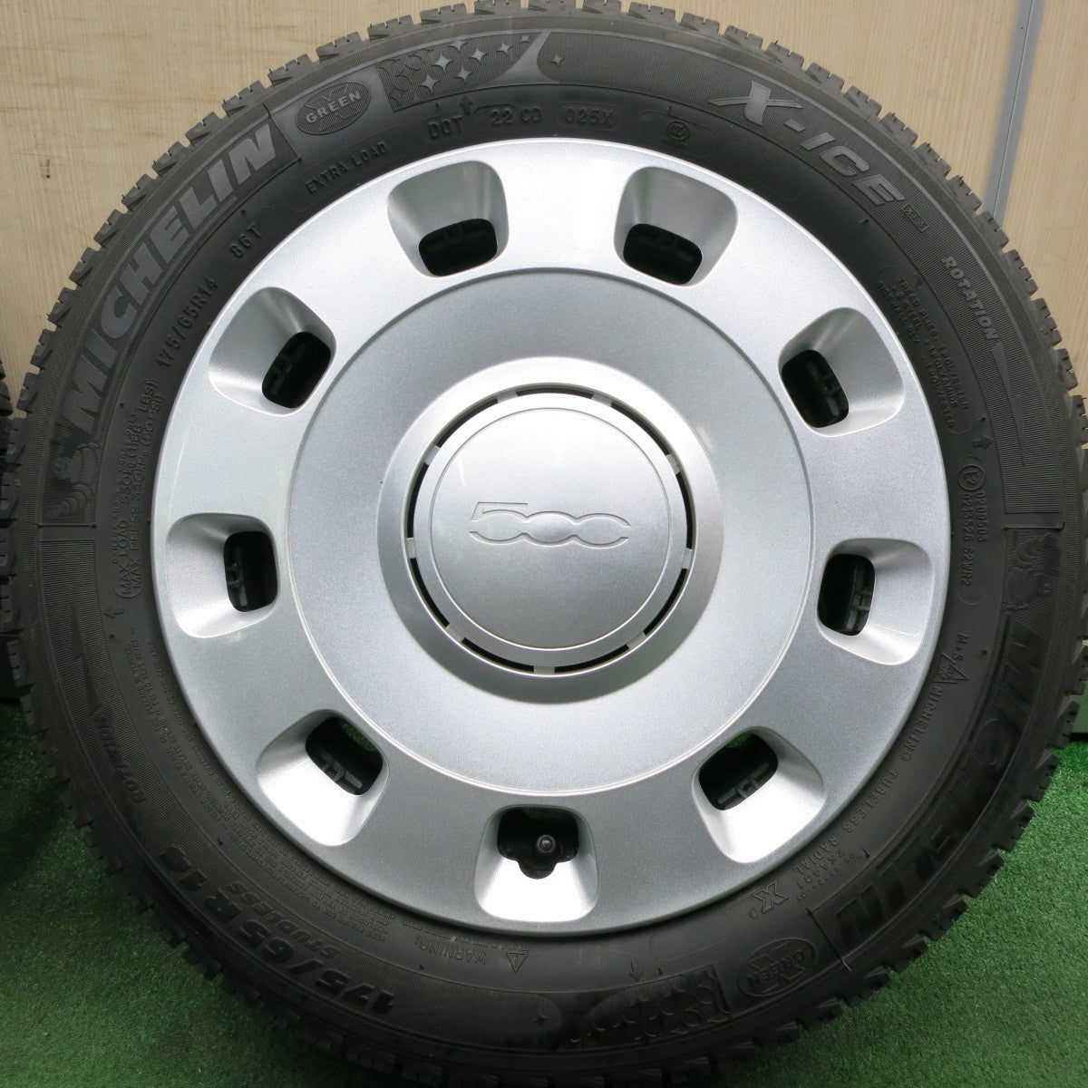 *送料無料* バリ溝！キレイ！8.5分★フィアット 500 純正 スチール 175/65R14 スタッドレス ミシュラン X-ICE XI3 14インチ PCD98/4H★4042106HAス