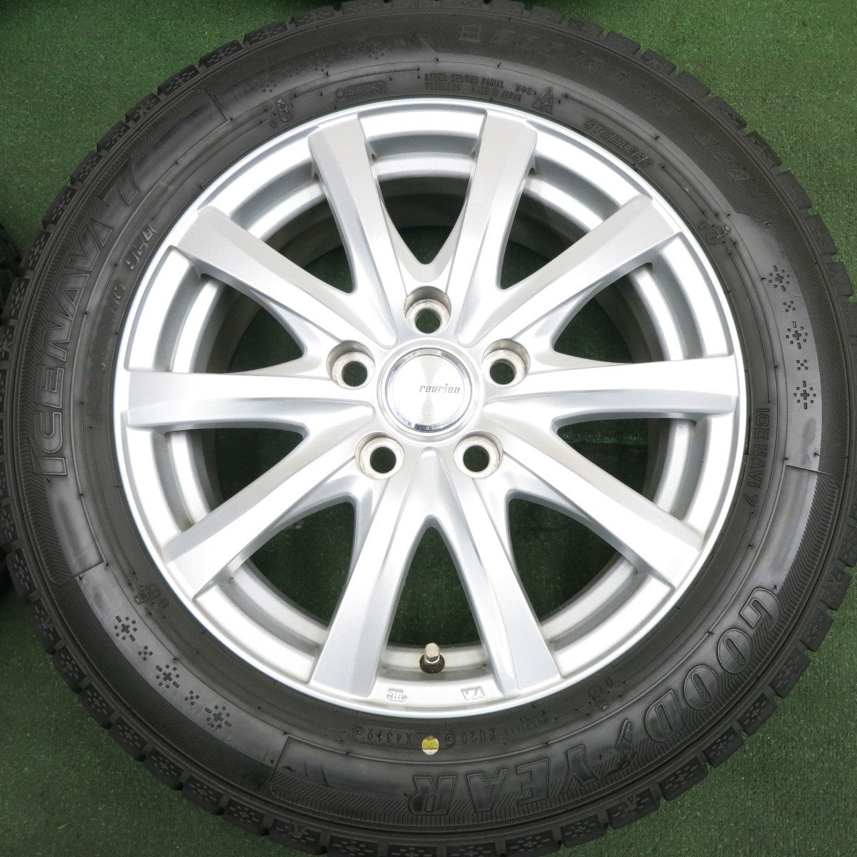 *送料無料* バリ溝！キレイ！9.5分以上★スタッドレス 205/60R16 グッドイヤー アイスナビ7 ravrion RS01 ラブリオン 16インチ PCD114.3/5H★4042010HAス