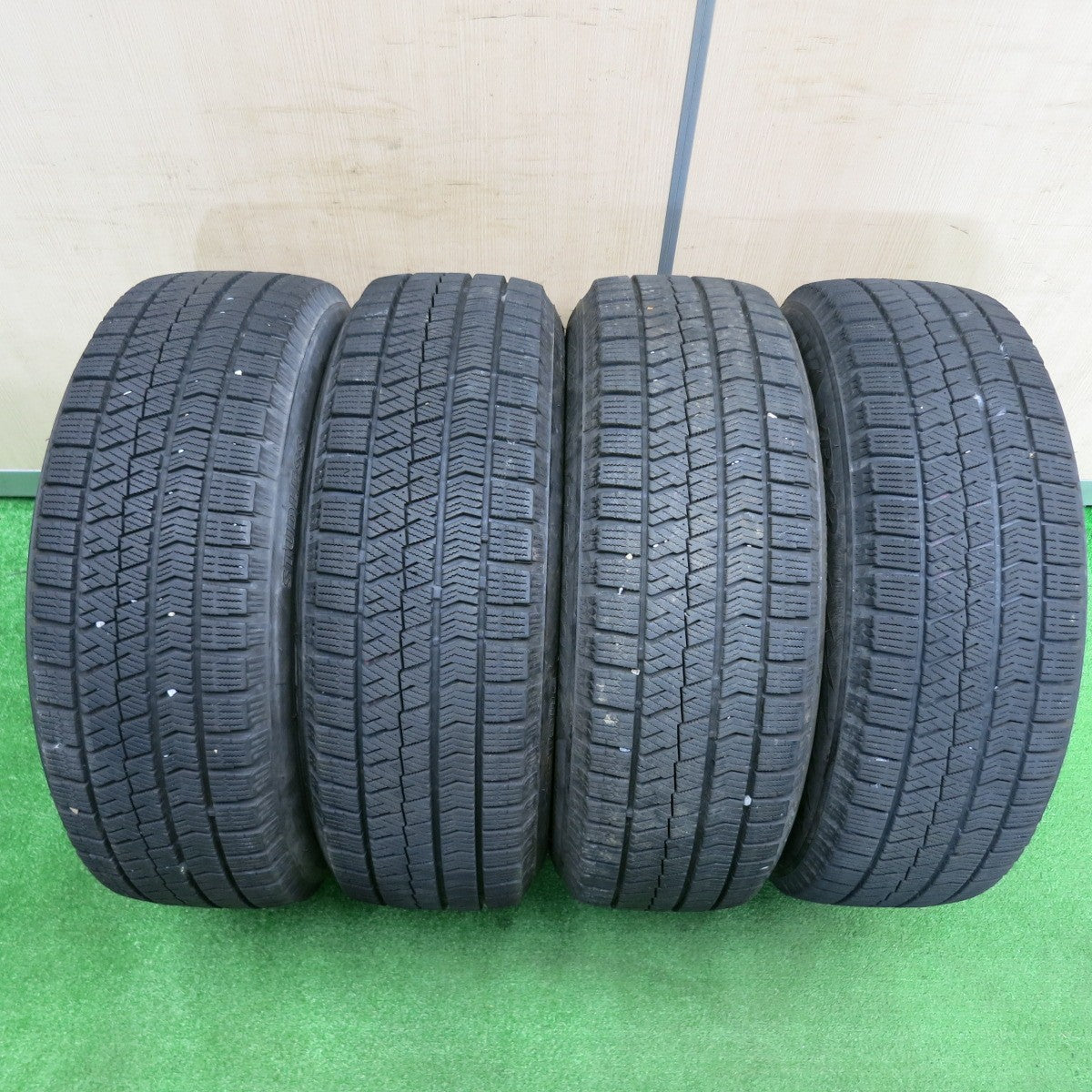 [送料無料] バリ溝！キレイ！9分★プリウス等 195/65R15 スタッドレス ブリヂストン ブリザック VRX2 BALMINUM バルミナ 15インチ PCD100/5H★4120608TNス