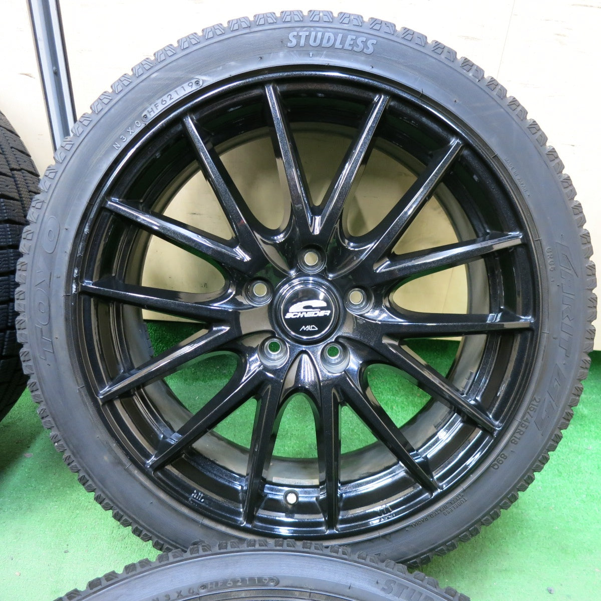 [送料無料] バリ溝！キレイ！9.5分★スタッドレス 215/45R18 トーヨー ガリット G5 SCHNEIDER MiD シュナイダー 18インチ PCD114.3/5H★4112712SYス