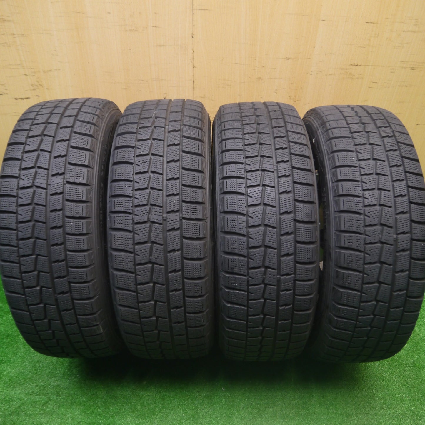 *送料無料* バリ溝！9.5分★レガシィ等 205/55R16 スタッドレス ダンロップ ウインターマックス WM01 AXEL アクセル PCD100/5H★4082108Hス