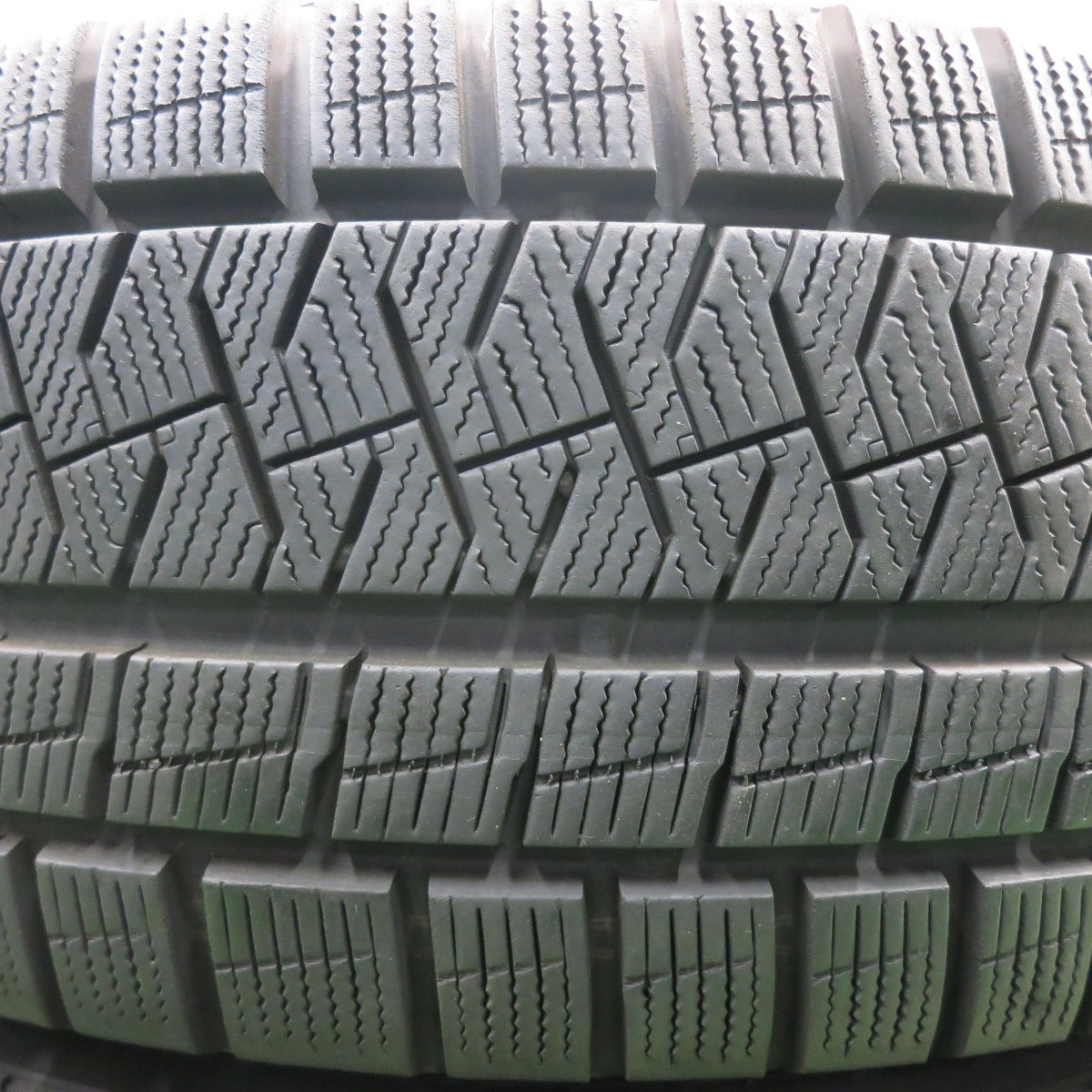 *送料無料* バリ溝！キレイ！8.5分★プジョー等 IRVINE 205/55R16 スタッドレス ピレリ アイスアシンメトリコ 16インチ アーヴィン PCD108/4H★4053005HAス