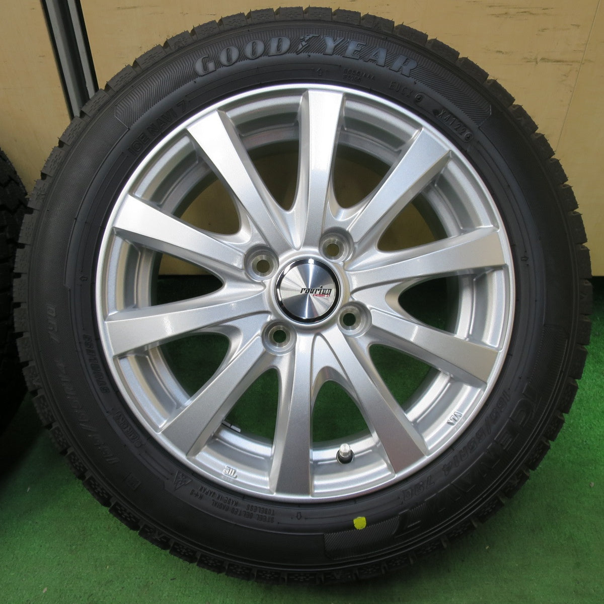 [送料無料] 未使用！22年★スタッドレス 165/65R14 グッドイヤー アイスナビ7 ravrion RS01 ラブリオン 14インチ PCD100/4H★5011514イス