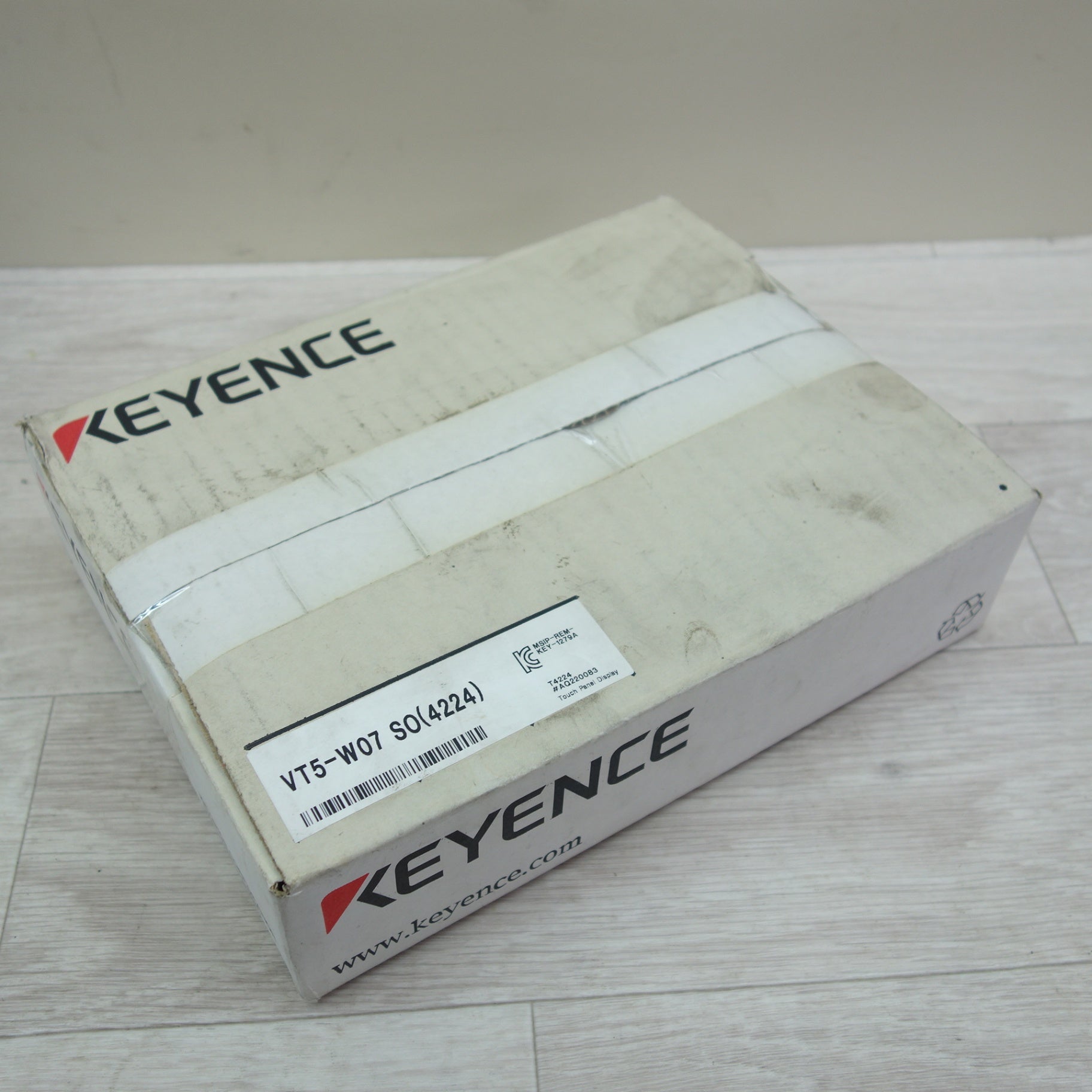 [送料無料] 未使用☆KEYENCE 7型 ワイド TFT カラー タッチパネル ディスプレイ VT5-W07 SO(4224) キーエンス☆