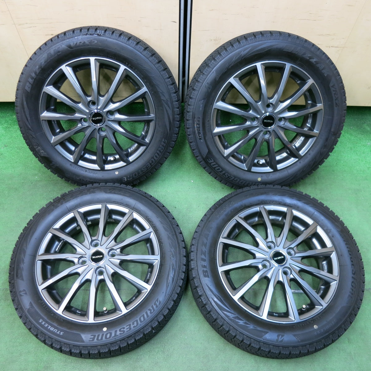 [送料無料] バリ溝！22年！キレイ！9.5分以上★スタッドレス 165/65R15 ブリヂストン ブリザック VRX2 BALMINUM バルミナ 15インチ ハスラー ソリオ 等 PCD100/4H★5010814SYス