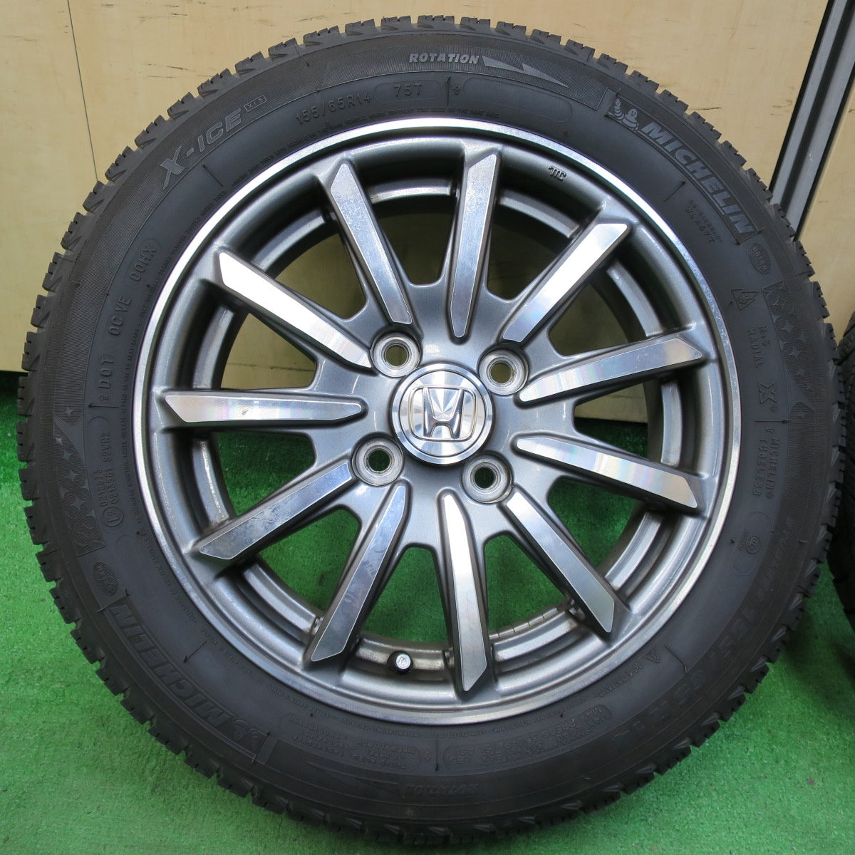 *送料無料* 4本価格★ホンダ N-WGN 純正 155/65R14 スタッドレス ミシュラン X-ICE XI3 Nワゴン  PCD100/4H★4060904イス