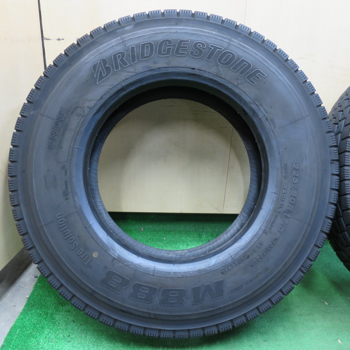 *送料無料* バリ溝！22年！9分★トラック タイヤ 225/80R17.5 123/122L ブリヂストン M888 ミックス オールシーズン 17.5インチ★4062408イスタ