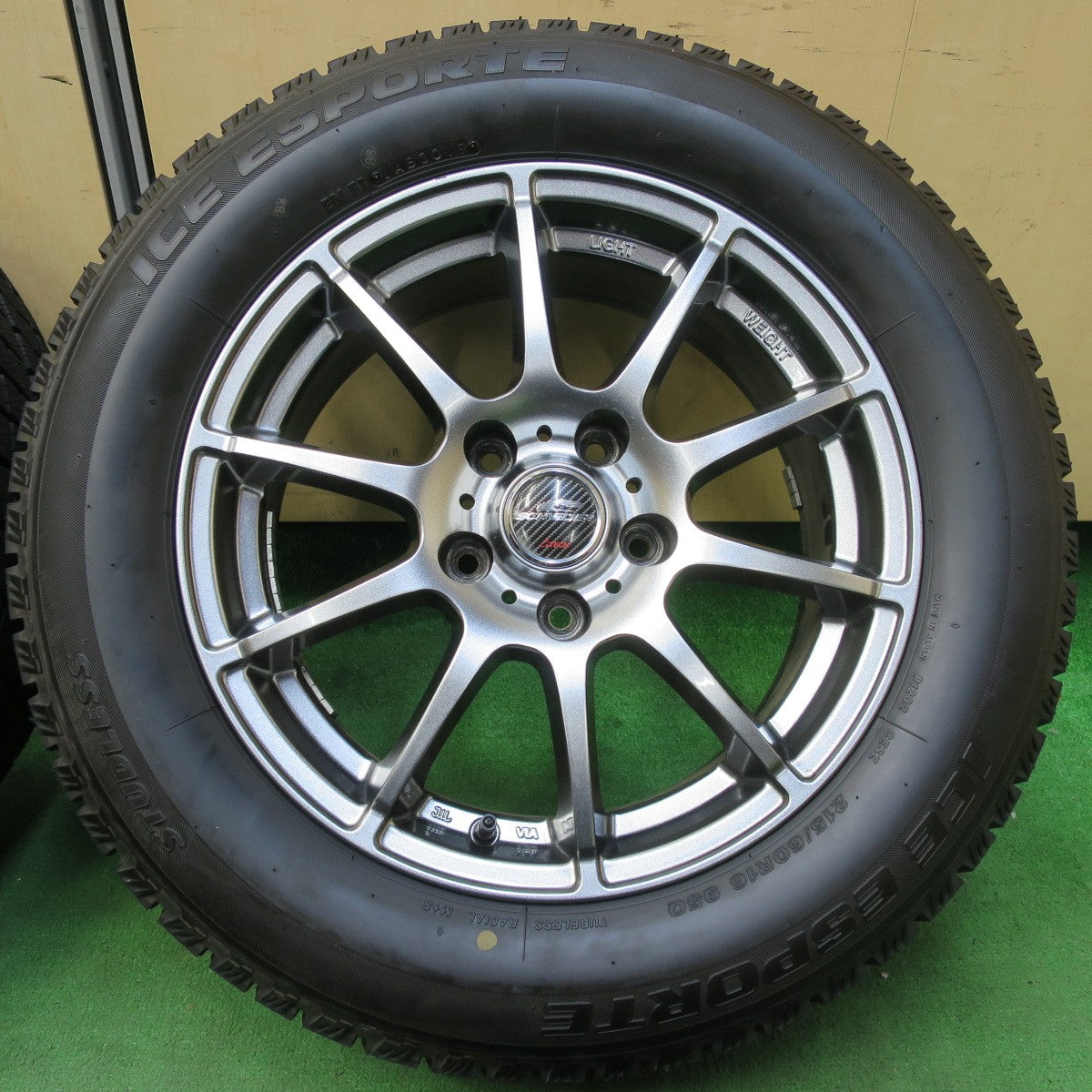 [送料無料] 超バリ溝！キレイ！ほぼ10分★スタッドレス 215/60R16 アイスエスポルテ SCHNEIDER ATECH シュナイダー 16インチ PCD114.3/5H★4101508イス