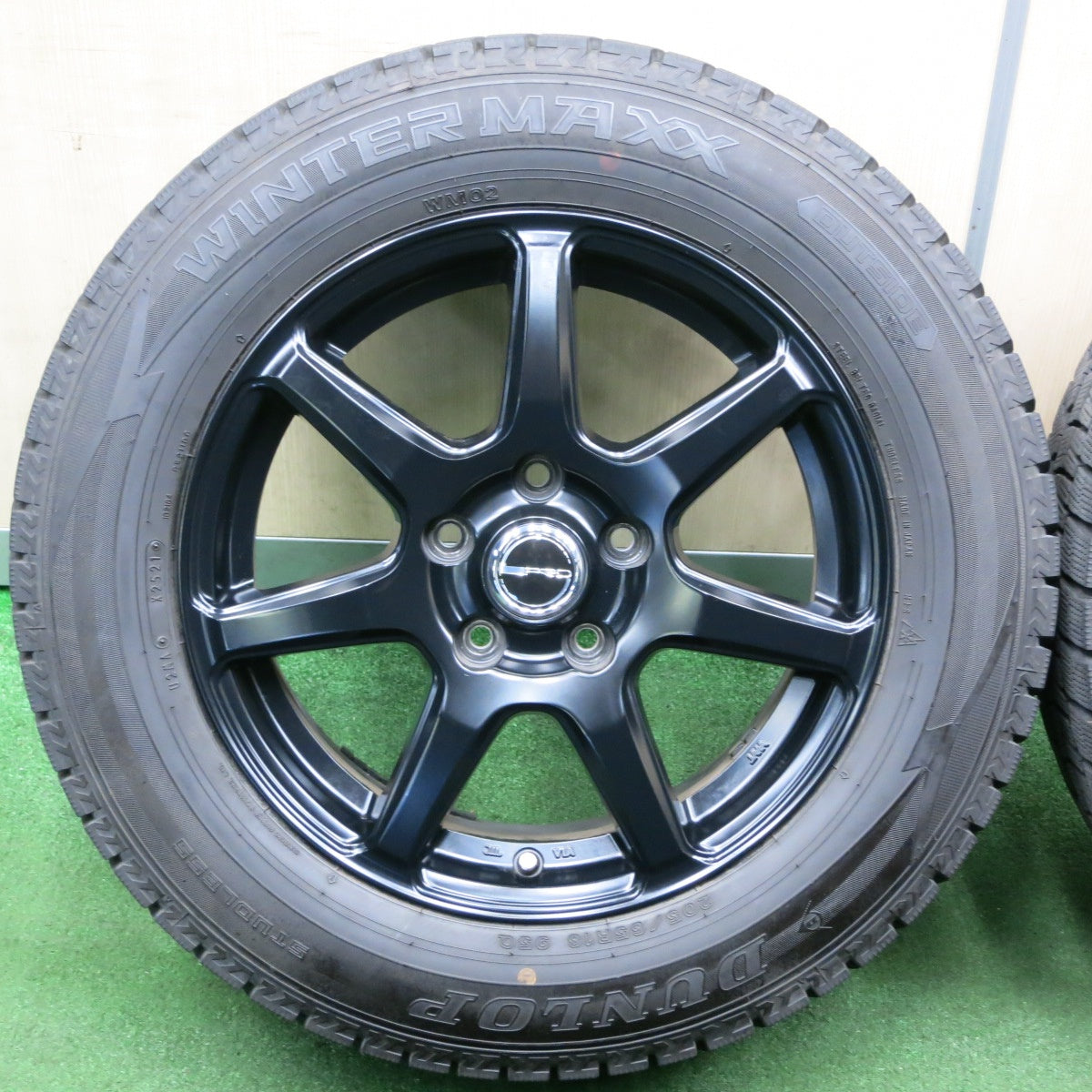 *送料無料* バリ溝！21年！キレイ！9.5分★スタッドレス 205/65R16 ダンロップ ウインターマックス WM02 PRD 16インチ PCD114.3/5H★4040901TNス