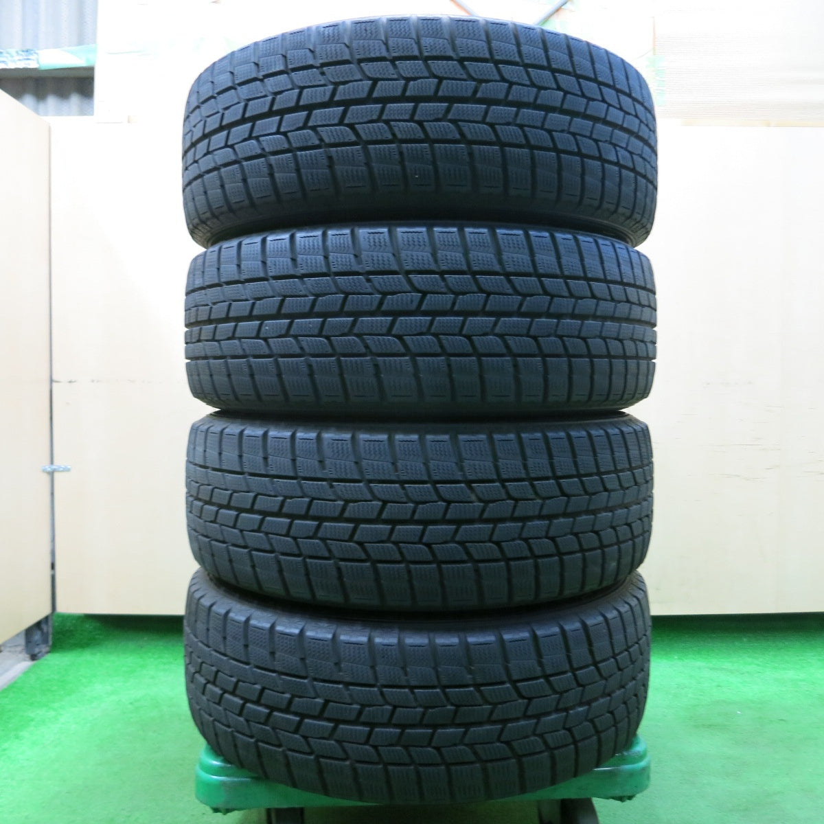 *送料無料* バリ溝！キレイ！9分★スタッドレス 215/55R17 グッドイヤー アイスナビ6 ravrion Selzer ラブリオン 17インチ PCD114.3/5H★4032705イス