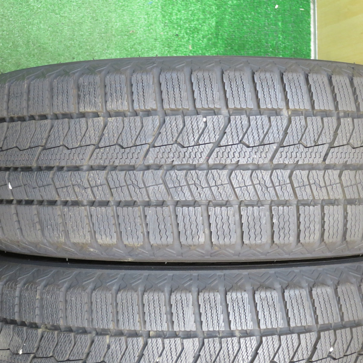 [送料無料] バリ溝！22年！キレイ！★スタッドレス 195/65R15 トーヨー オブザーブ GIZ2 WAREN ヴァーレン 15インチ PCD114.3/5H★4120204Hス