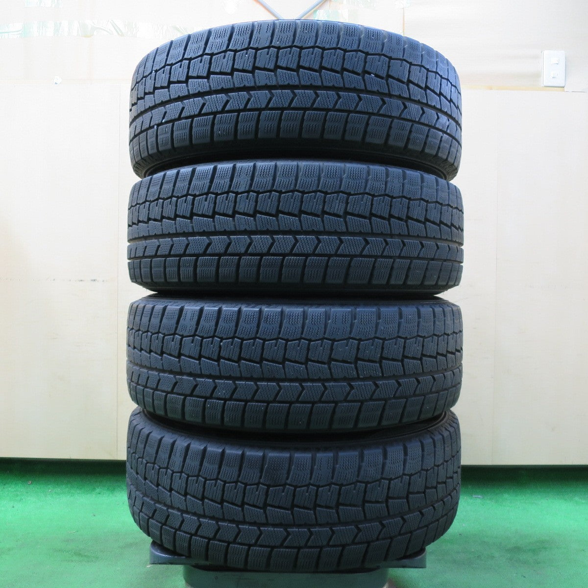 *送料無料* バリ溝！20年！9.5分★マツダ アクセラ 純正 205/60R16 スタッドレス ダンロップ ウインターマックス WM02 16インチ PCD114.3/5H★4062705イス