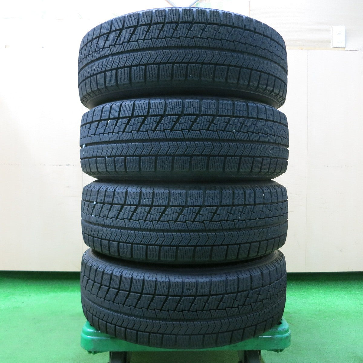 *送料無料* バリ溝！キレイ！8.5分★プリウス等 195/65R15 スタッドレス ブリヂストン ブリザック VRX MANARAY SPORT 15インチ PCD100/5H★4050102イス