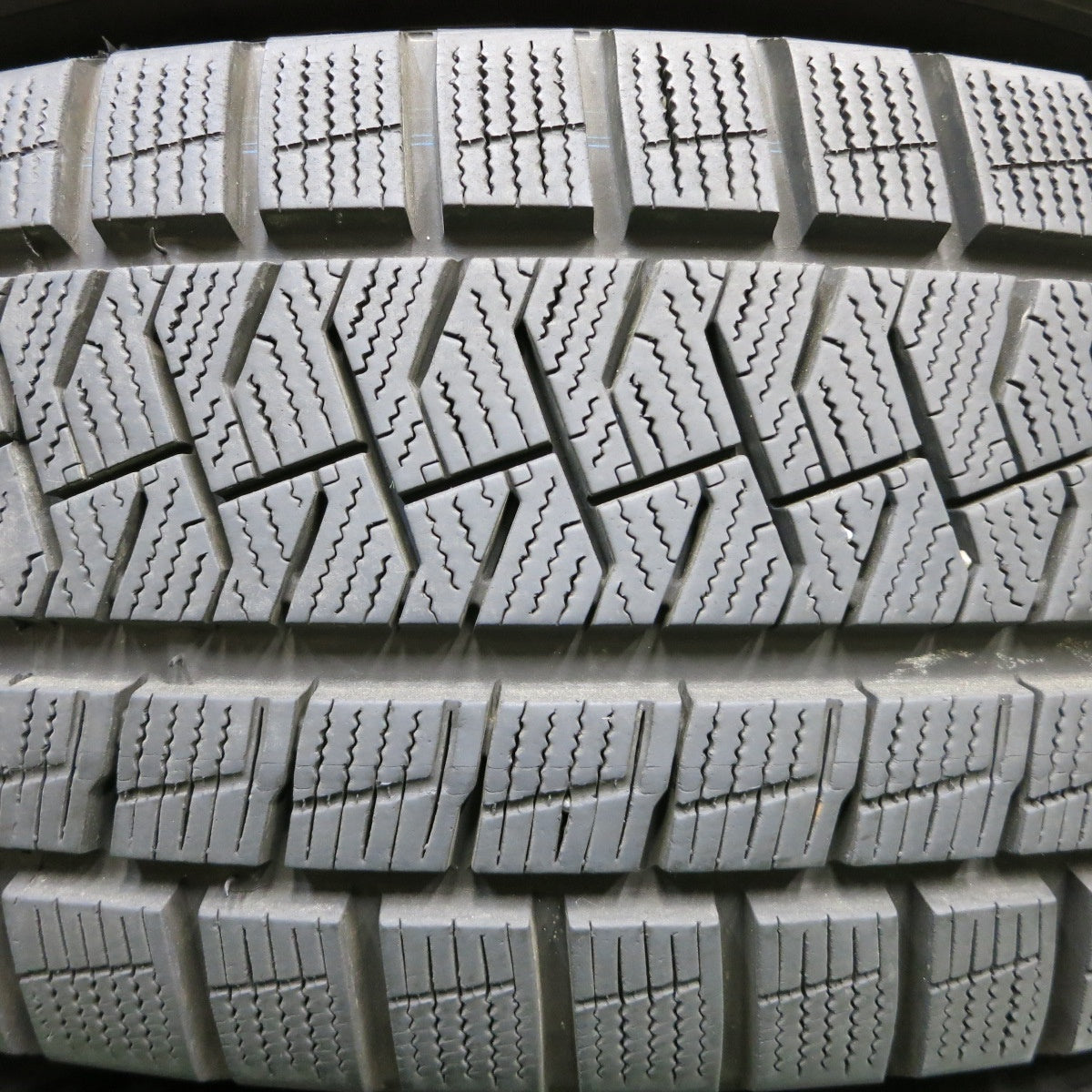 *送料無料* バリ溝！キレイ！8.5分★スタッドレス 225/65R17 ピレリ アイスアシンメトリコ プラス MANARAY SPORT マナレイスポーツ PCD114.3/5H★4052001イス