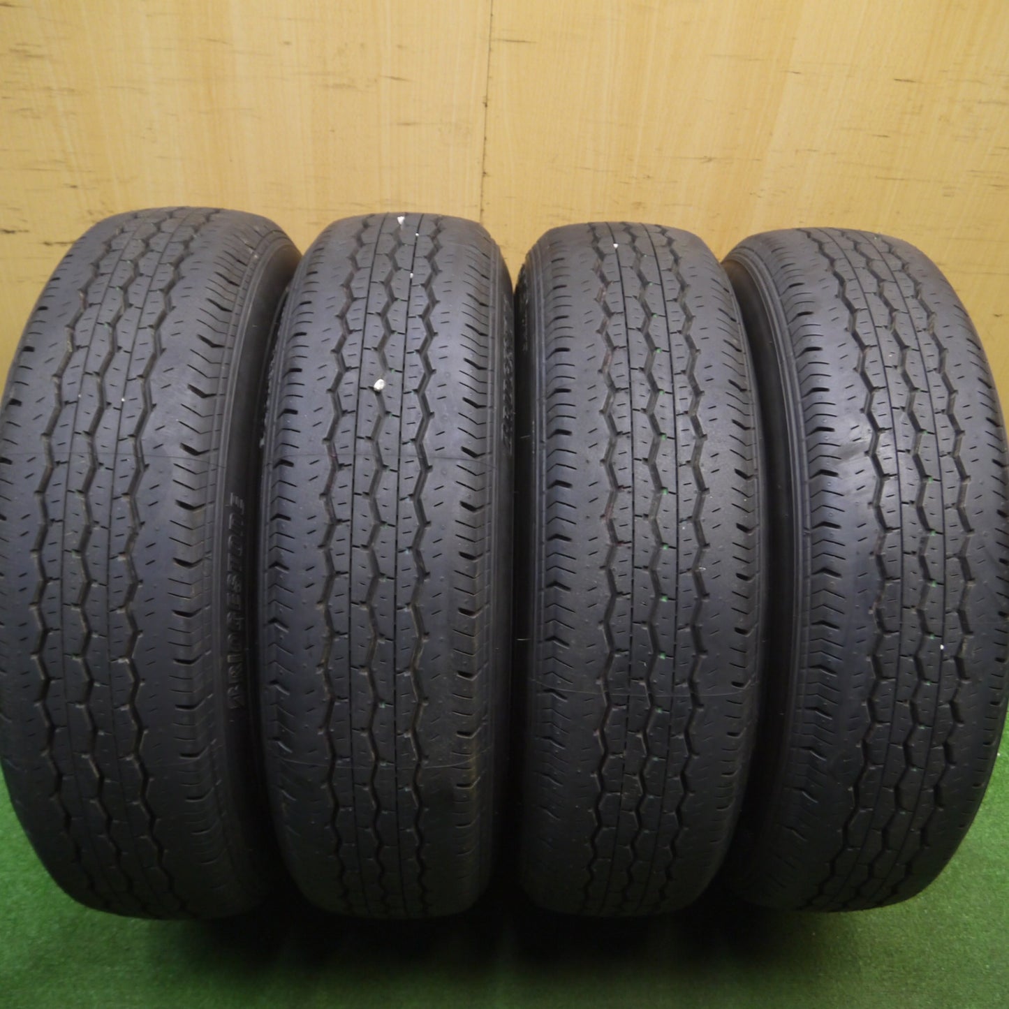 [送料無料] 新車外し！23年★トヨタ 200系 ハイエース 純正 スチール 195/80R15 107/105N ブリヂストン エコピア RD613 15インチ PCD139.7/6H★4122006Hノ