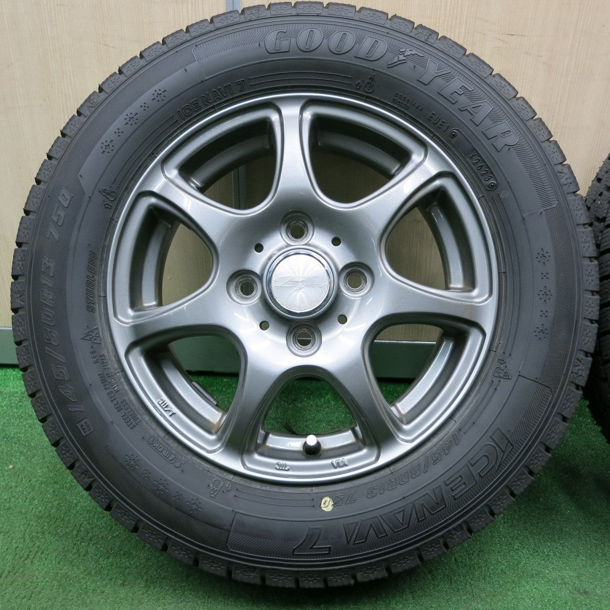 *送料無料* バリ溝！23年！ほぼ10分★スタッドレス 145/80R13 グッドイヤー アイスナビ7 Esprine 13インチ PCD100/4H★4032904NJス