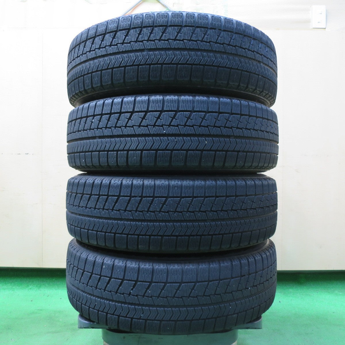 *送料無料* キレイ★スタッドレス 175/65R15 ブリヂストン ブリザック VRX G-SPEED Gスピード 15インチ PCD100/4H★4070402イス