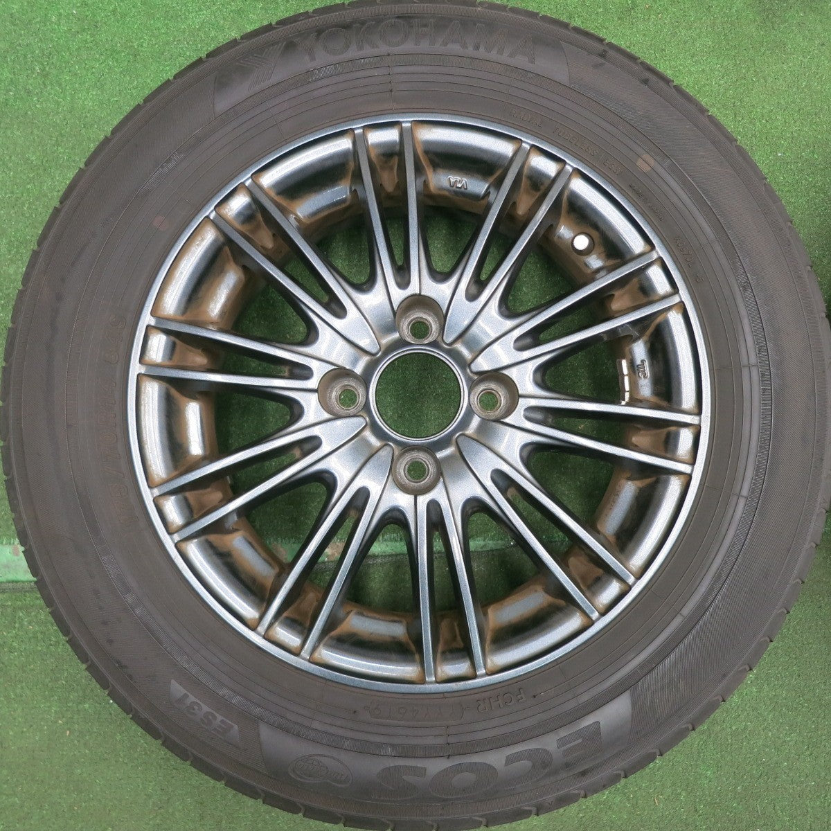 *送料無料* バリ溝！8.5分★175/70R14 ヨコハマ エコス ES31 VELVA ヴェルヴァ 14インチ PCD100/4H★4070204HAノ