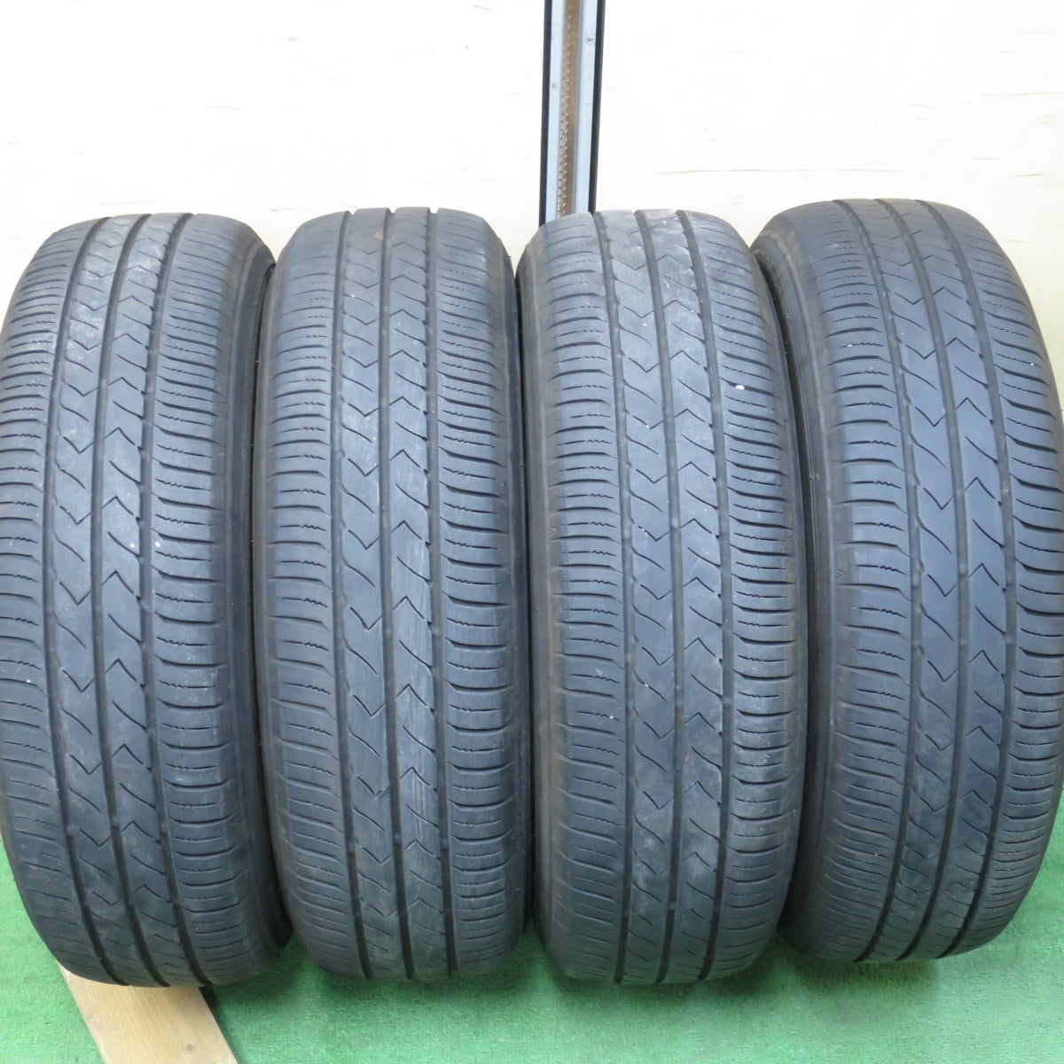 *送料無料* バリ溝！9分★MINI YOURS ミニ クーパーS 純正 205/40R18 ピレリ Cinturato P7 18インチ PCD112/5H★4033010イノ