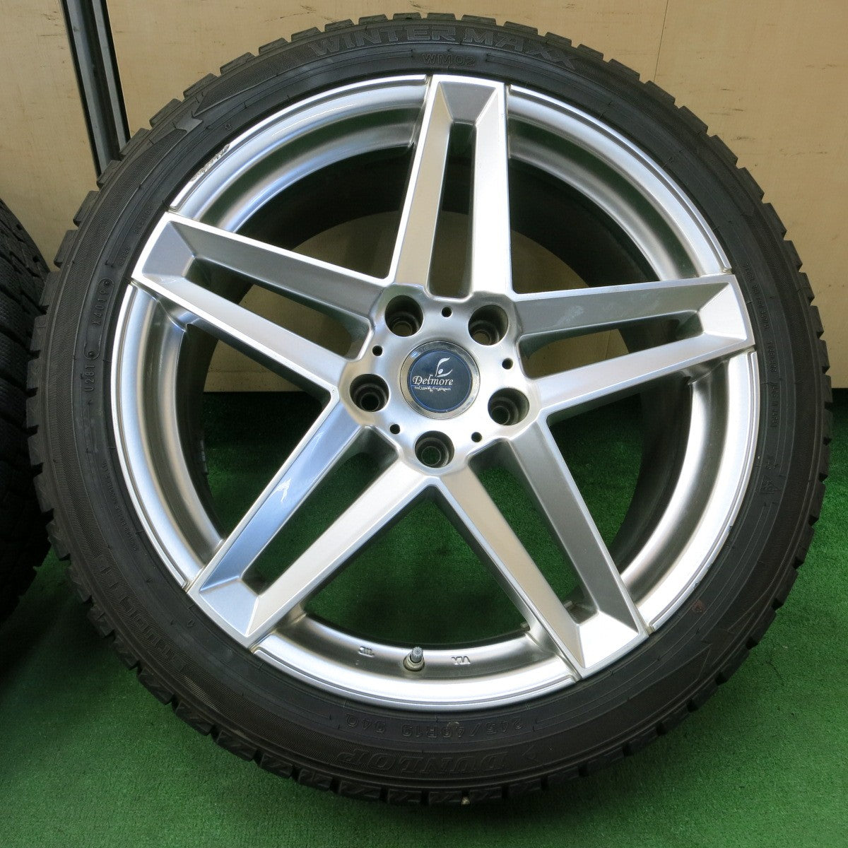 *送料無料* センサー付！バリ溝！9分★レジェンド等 Delmore 245/40R19 スタッドレス ダンロップ ウインターマックス WM02 デルモア PCD120/5H★4051405イス