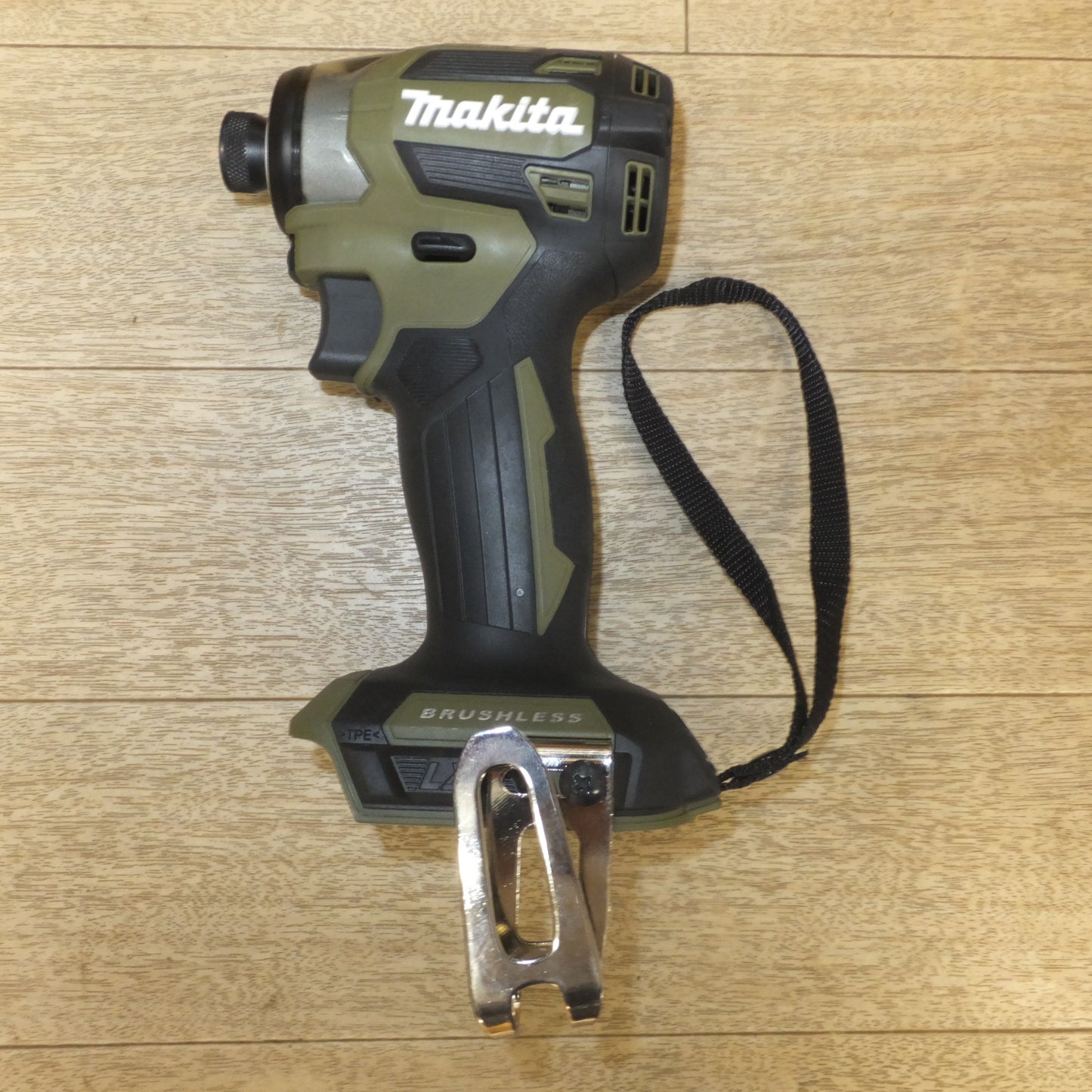 [送料無料] 美品★マキタ makita 充電式インパクトドライバ TD173D 18V 本体のみ★