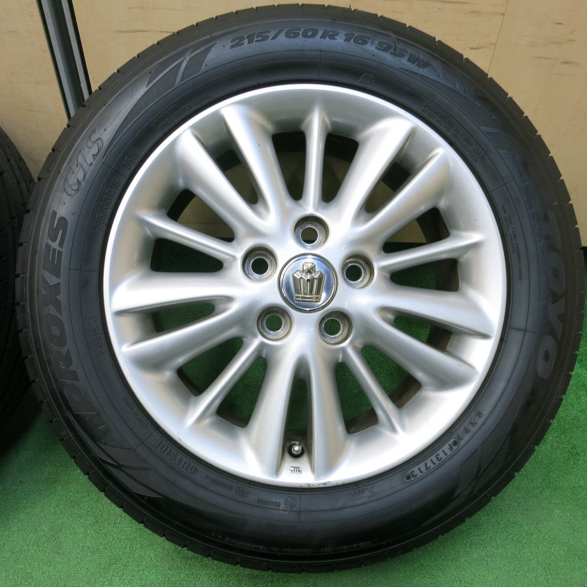 *送料無料* バリ溝！9.5分★トヨタ 200系 クラウン ロイヤル 純正 215/60R16 トーヨー プロクセス C1S 16インチ PCD114.3/5H★4040609イノ