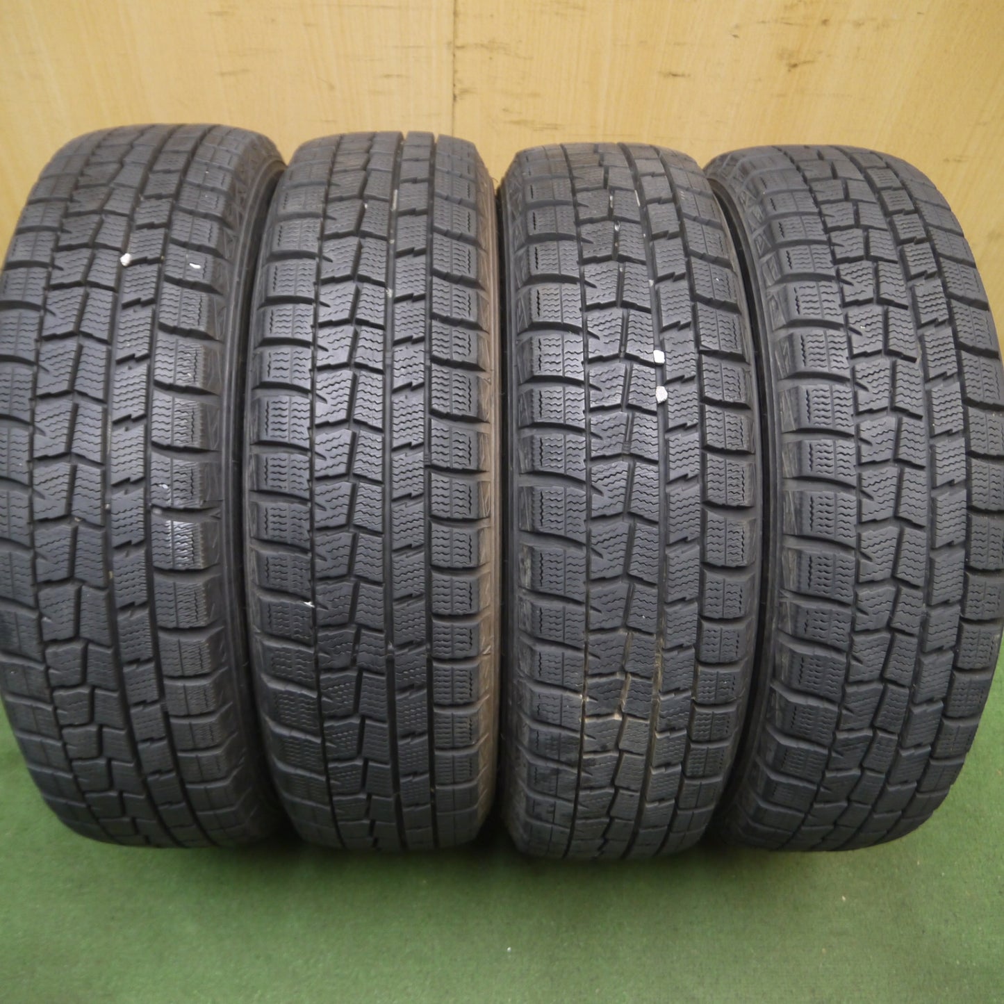 *送料無料* バリ溝！9.5分以上★スタッドレス 165/65R14 ダンロップ ウインターマックス WM01 JOKER ジョーカー 14インチ PCD100/4H★4071201Hス