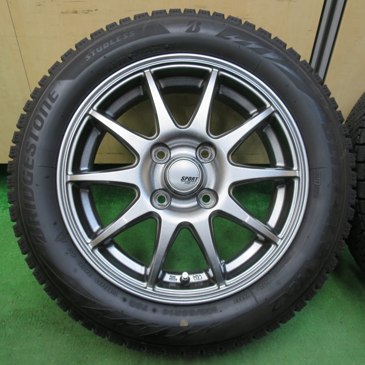 [送料無料] バリ溝！21年！キレイ！9.5分★スタッドレス 155/65R14 ブリヂストン ブリザック VRX2 SPORT ABELIA スポルト アベリア 14インチ PCD100/4H★5010605イス