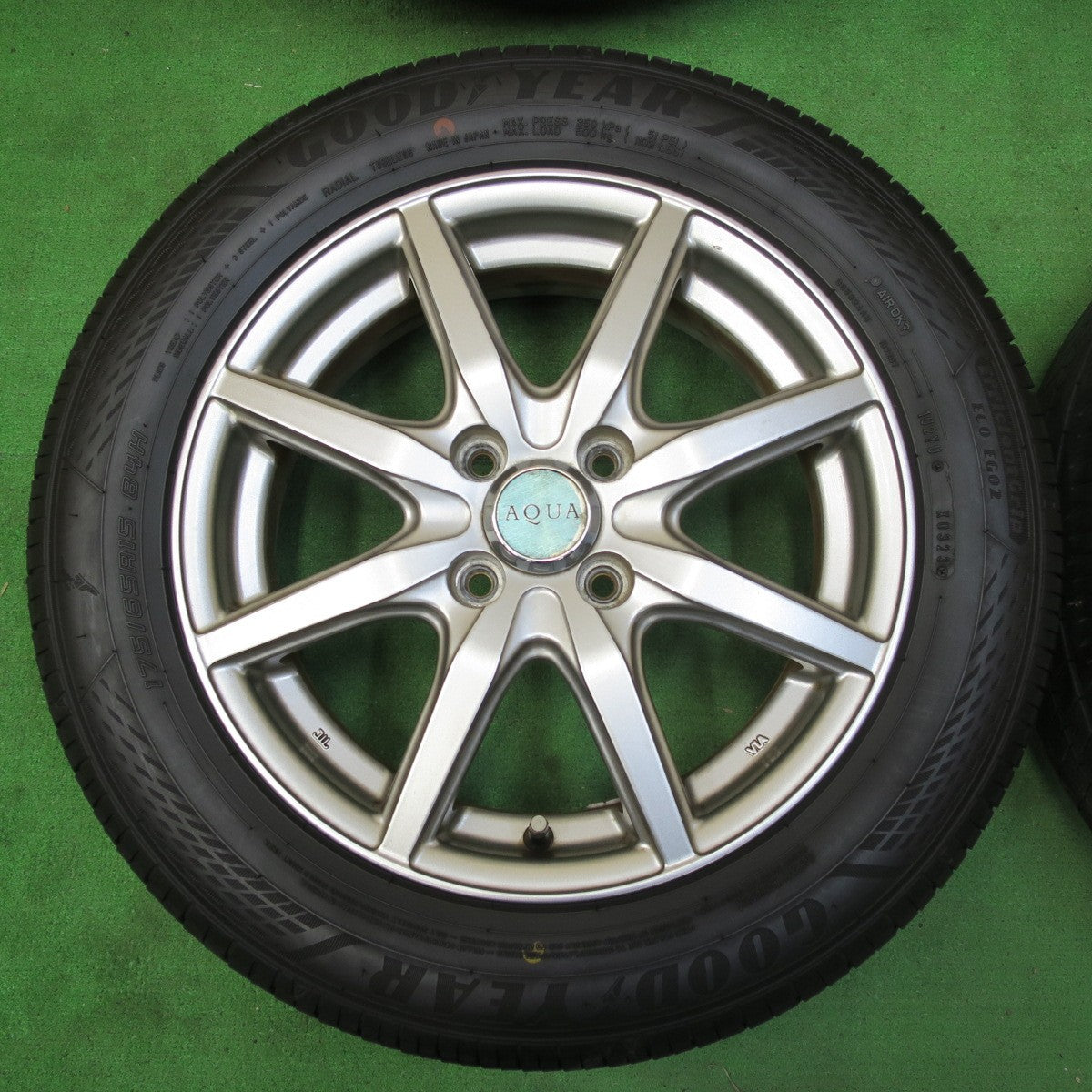 *送料無料* バリ溝！23年！9.5分★175/65R15 グッドイヤー EfficientGrip ECO EG02 AQUA アクア 15インチ PCD100/4H★4081702イノ