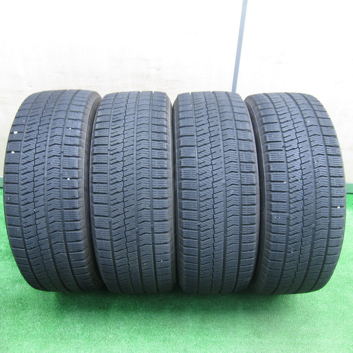 [送料無料] センサー付！バリ溝！9.5分★レクサス GS 純正 215/55R17 スタッドレス ブリヂストン ブリザック VRX2 17インチ PCD114.3/5H★4111808TNス