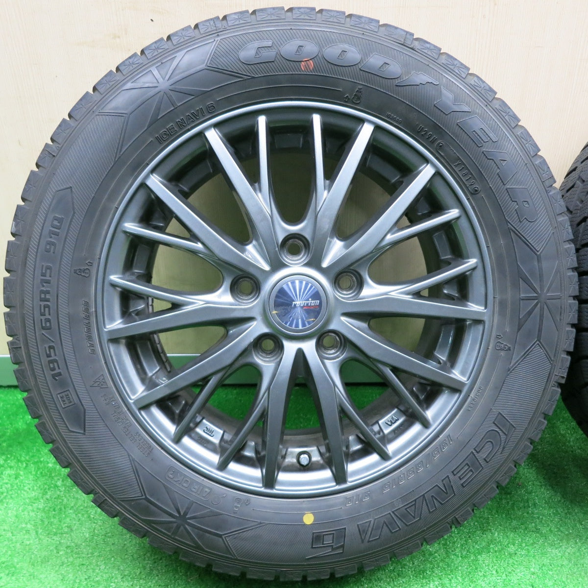 [送料無料] キレイ★スタッドレス 195/65R15 グッドイヤー アイスナビ6 ravrion RM01 ラブリオン PCD114.3/5H★4092204NJス