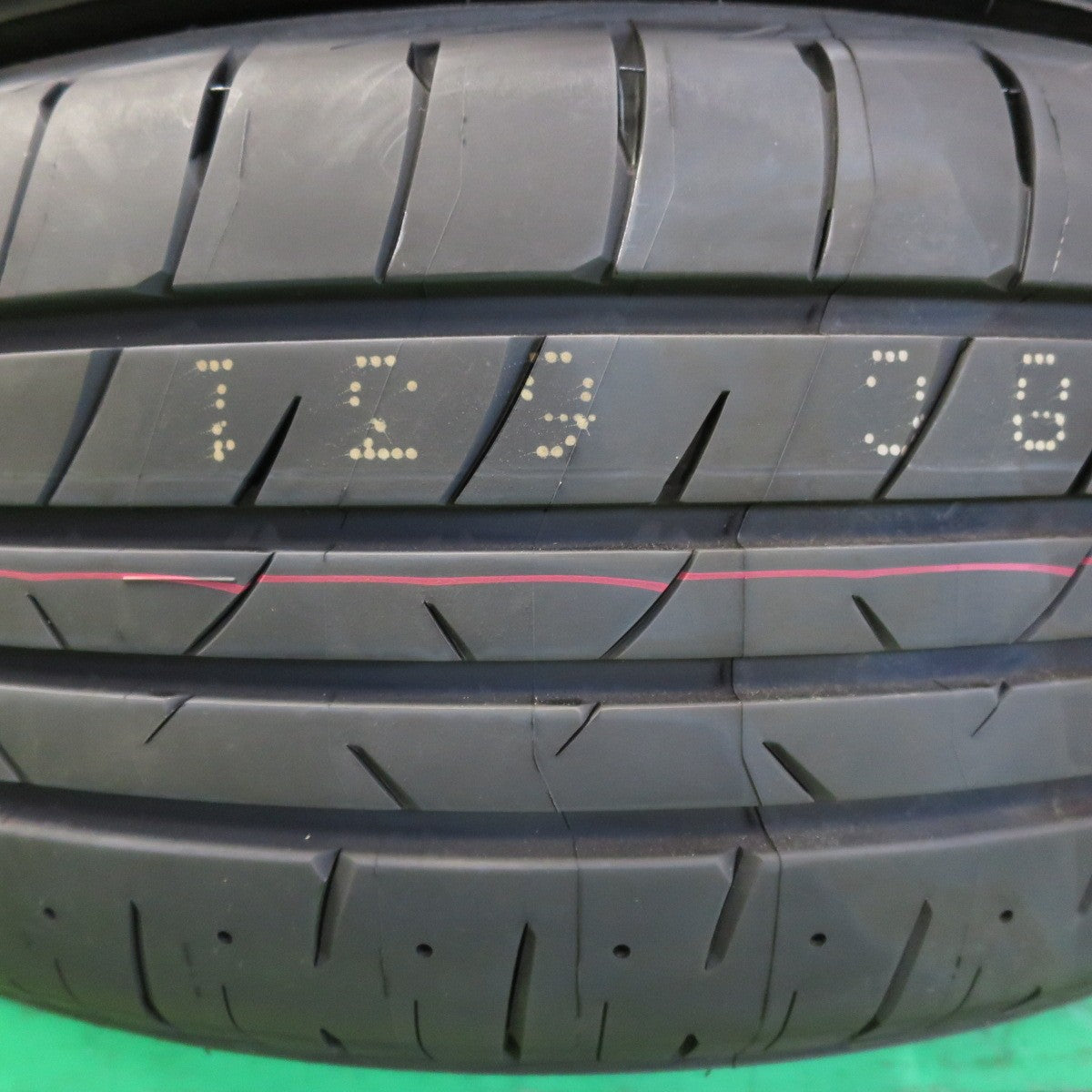 *送料無料* 未使用！24年★235/50R18 ブリヂストン プレイズ PX-RV2 タイヤ 18インチ アルファード ヴェルファイア 等★4061109イノタ