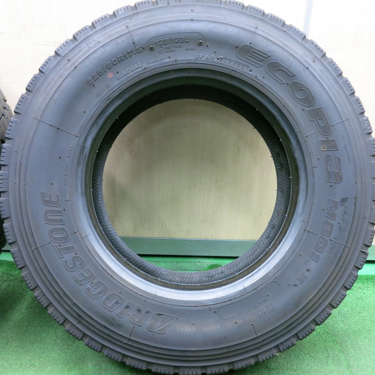 *送料無料* バリ溝！21年！9.5分★トラック タイヤ 225/80R17.5 123/122L ブリヂストン エコピア M801Ⅱ ミックス 17.5インチ★4071014HAノタ