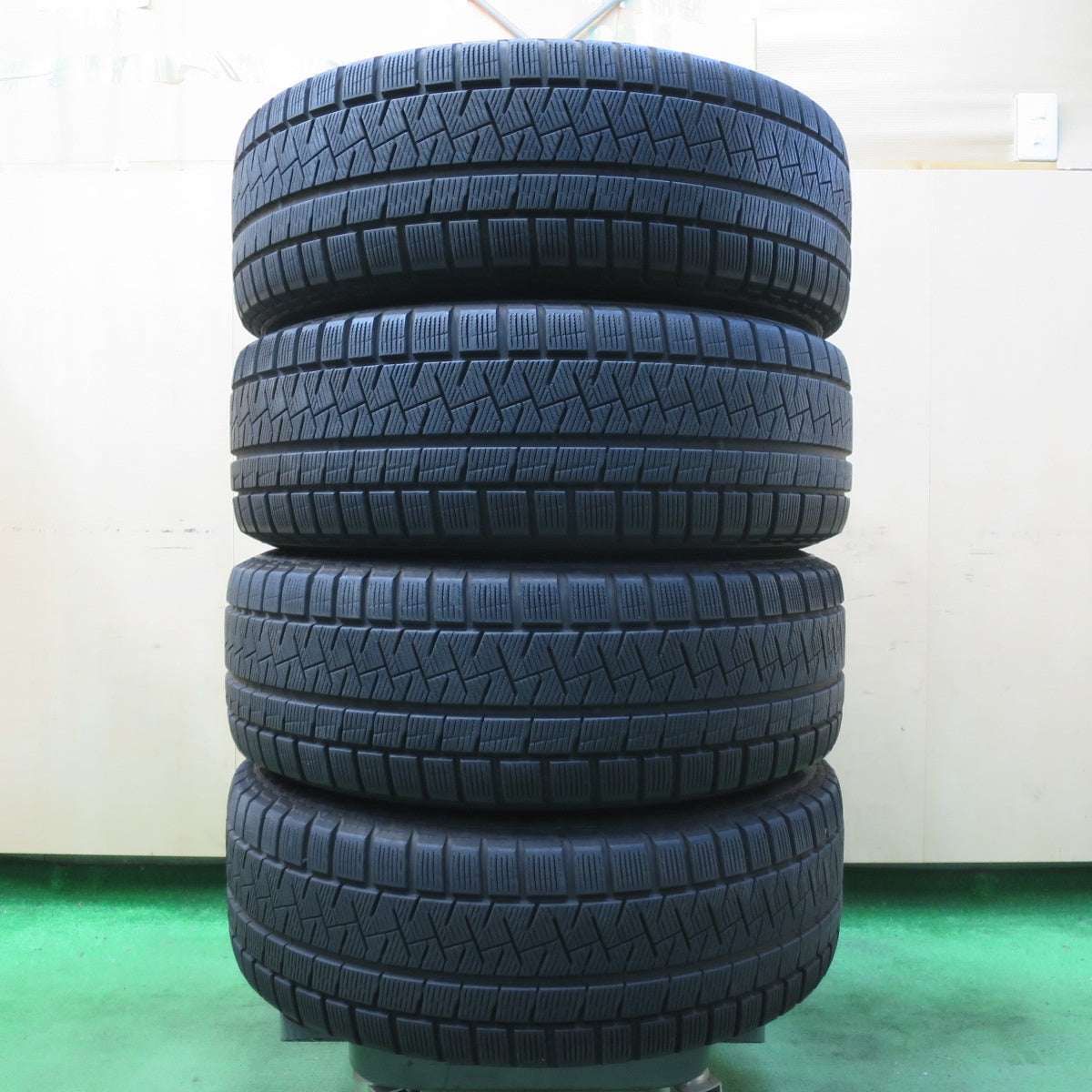 [送料無料] キレイ★トヨタ 50系 カムリ 純正 215/55R17 スタッドレス ピレリ アイスアシンメトリコ 17インチ PCD114.3/5H★4093008イス